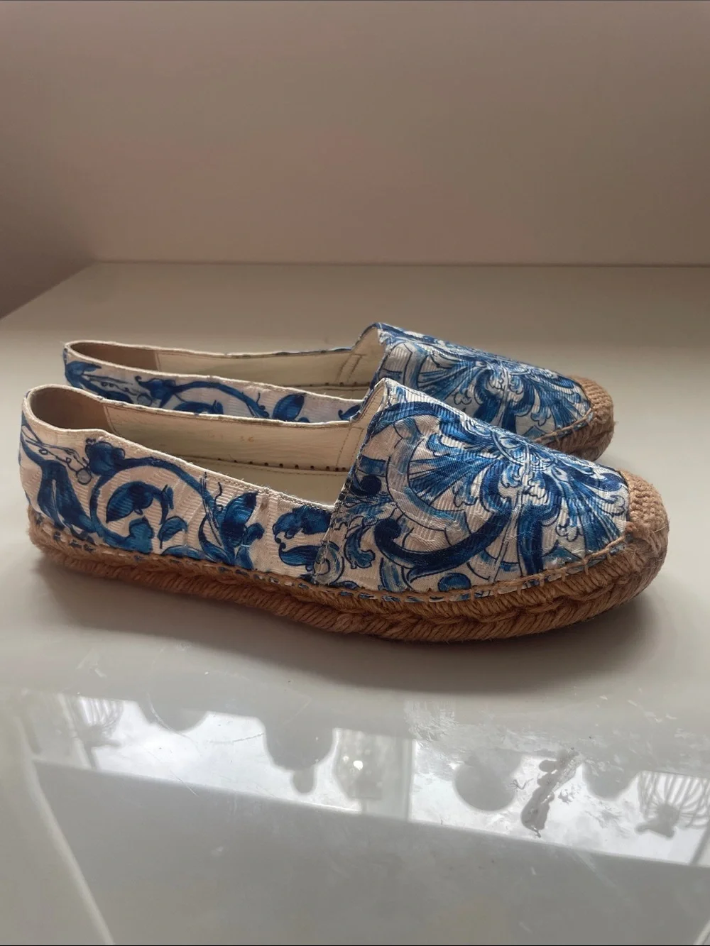 Dolce & Gabbana Blue and white maiolica canvas slip on espadriles sz 36